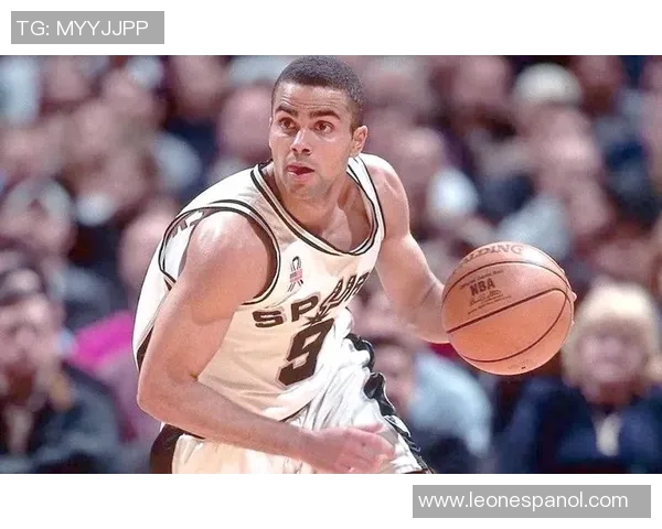 马刺对阵尼克斯吉诺比利的精彩表现与传奇时刻回顾