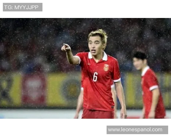 足球明星感人瞬间泪洒视频揭示背后辛酸与坚持的真实故事